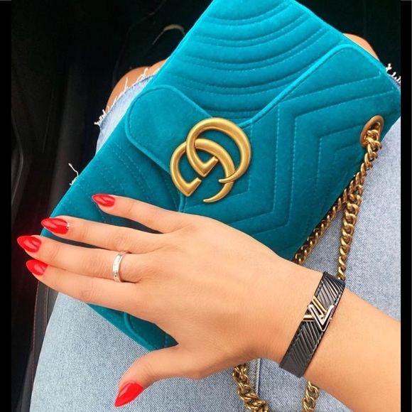 Meet your Posher, !up scale fashion - Picture 1 of 1